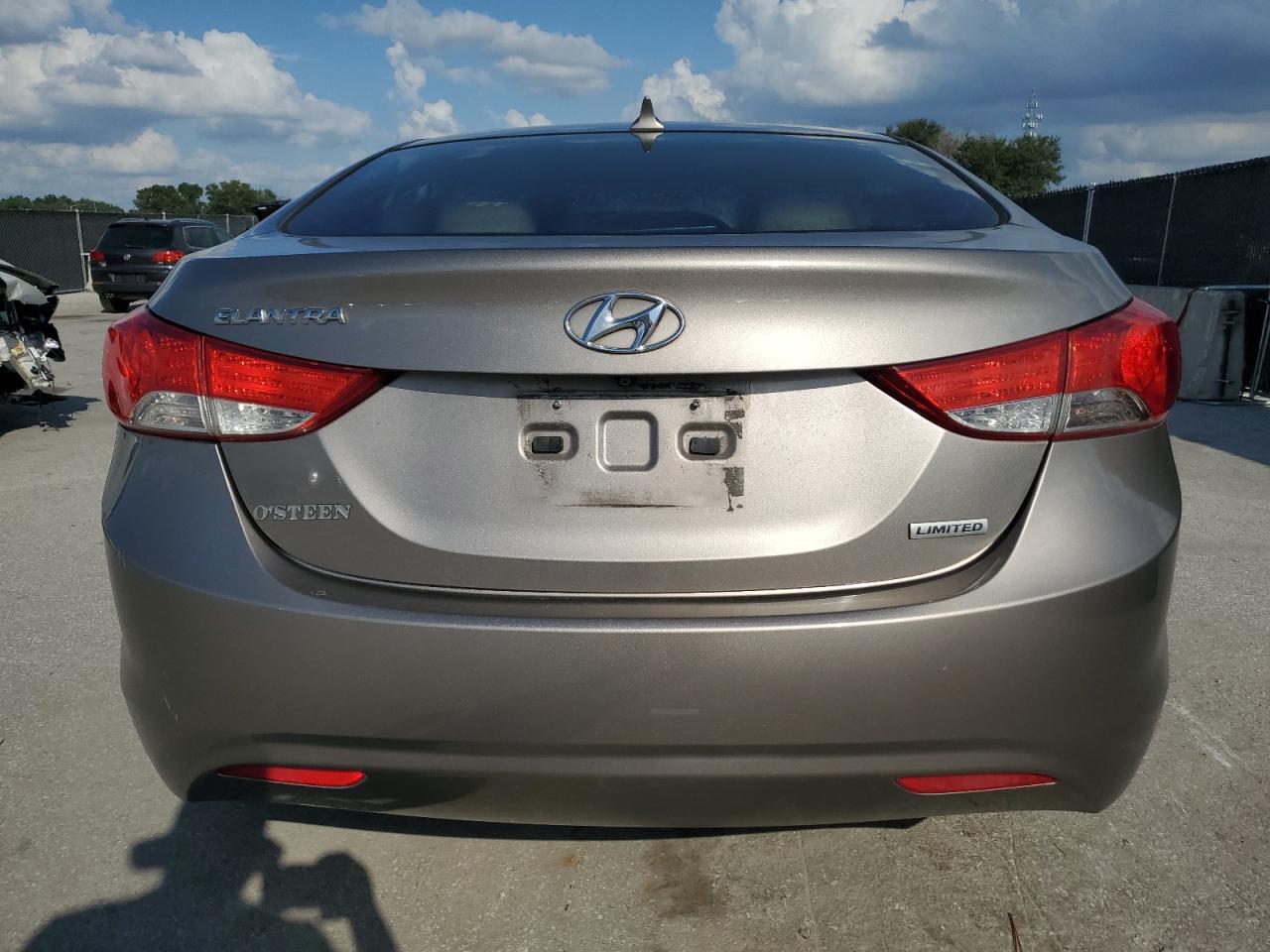 2013 Hyundai Elantra Gls VIN: 5NPDH4AE0DH158570 Lot: 85085875