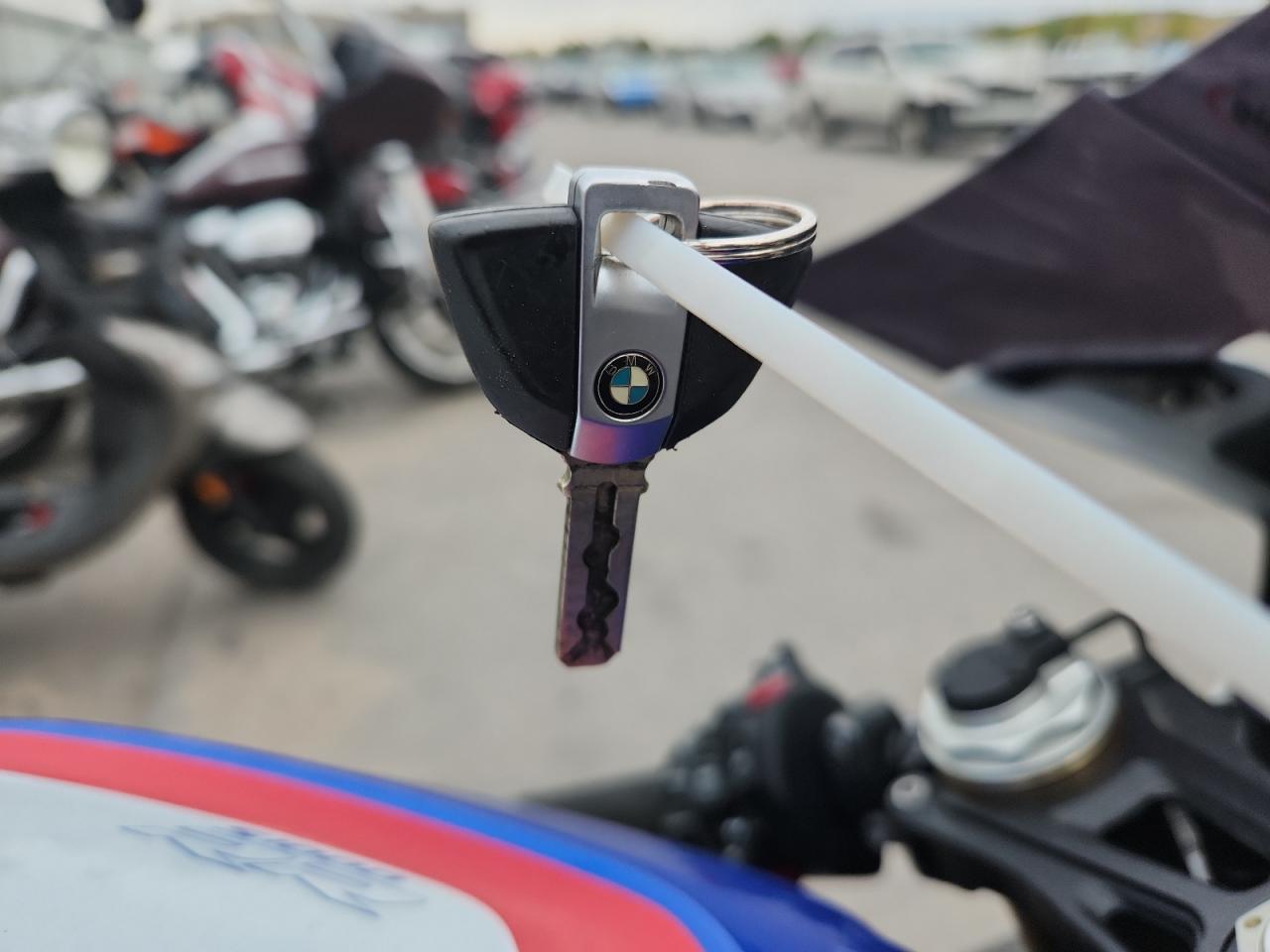 2020 BMW S 1000 Rr VIN: WB10E2304LZJ28523 Lot: 84382405