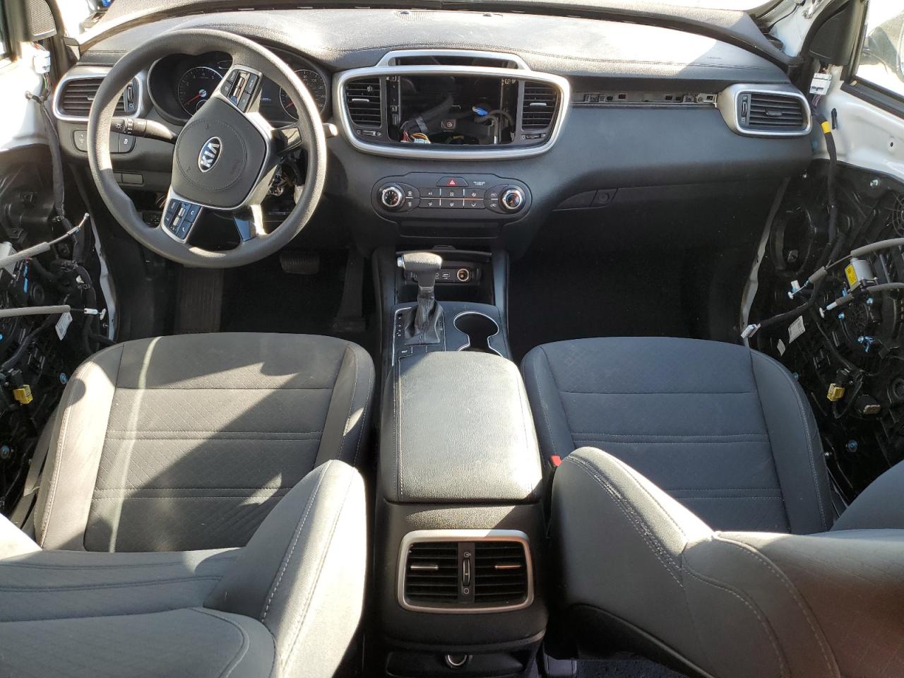 2019 Kia Sorento L VIN: 5XYPG4A34KG611060 Lot: 85113975