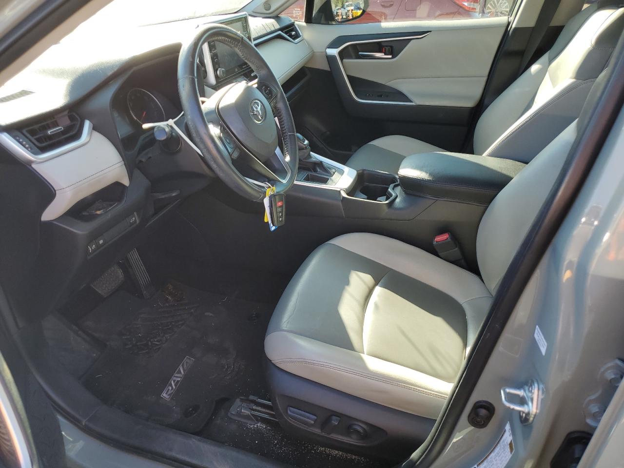 2019 Toyota Rav4 Xle Premium VIN: JTMC1RFV1KD512220 Lot: 87440985