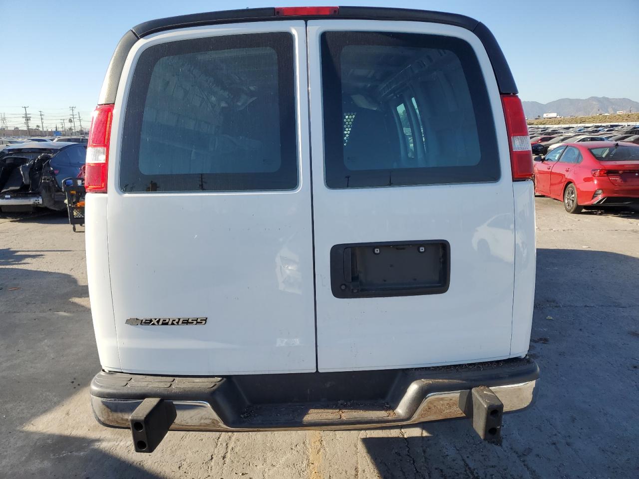 2022 Chevrolet Express 2500 Utility / Service Van VIN: 1GCWGAFP7N1213092 Lot: 85419075