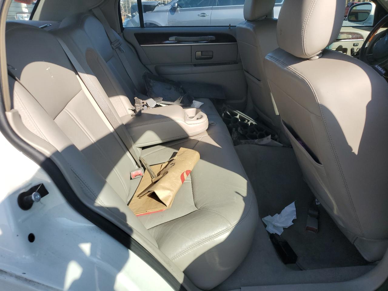 2006 Lincoln Town Car Signature Limited VIN: 1LNHM82W16Y627884 Lot: 87058755