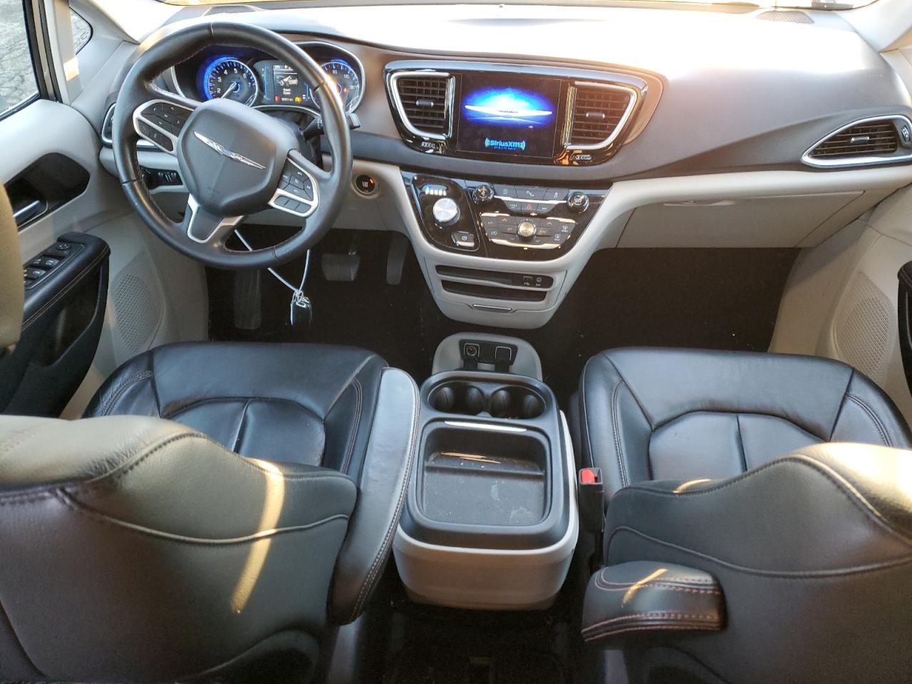 2017 Chrysler Pacifica Touring L VIN: 2C4RC1BG9HR822957 Lot: 87300115