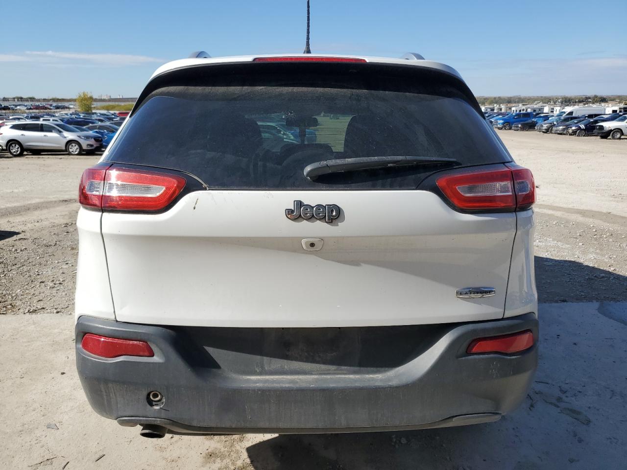2018 Jeep Cherokee Latitude VIN: 1C4PJLCB7JD553295 Lot: 90314245