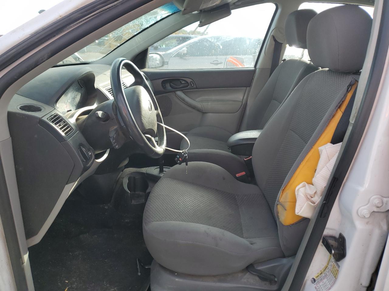 2006 Ford Focus Zx5 VIN: 1FAHP37N16W166783 Lot: 85948475