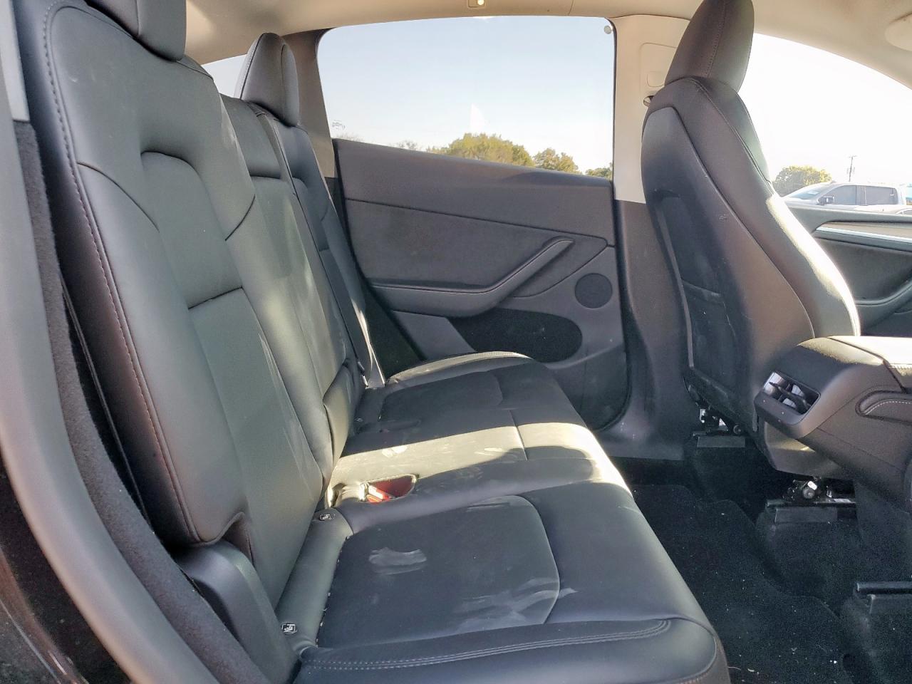 2024 Tesla Model Y VIN: 7SAYGDEE1RA302874 Lot: 82352675