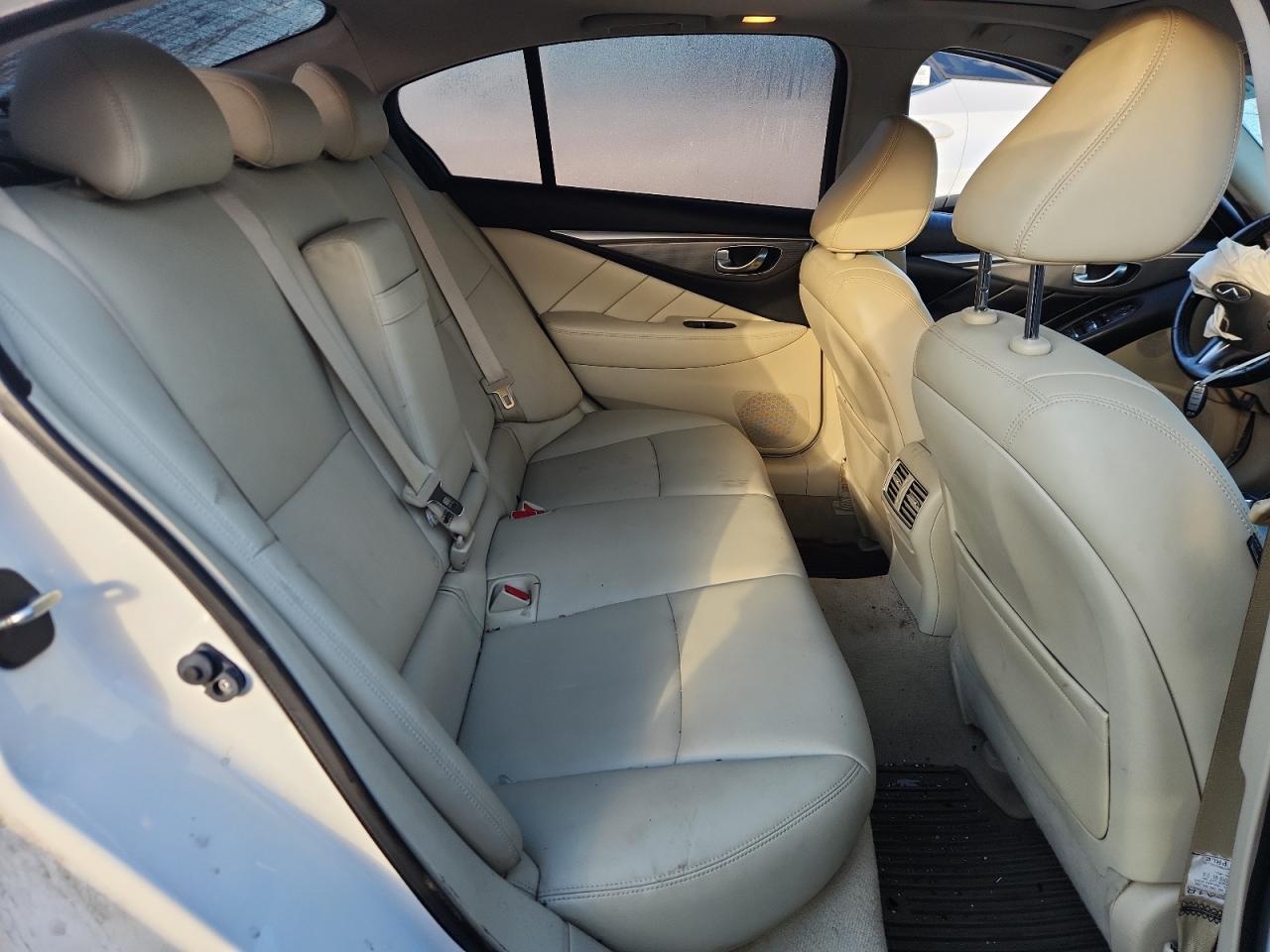2015 Infiniti Q50 Base VIN: JN1BV7AR0FM405943 Lot: 84292175