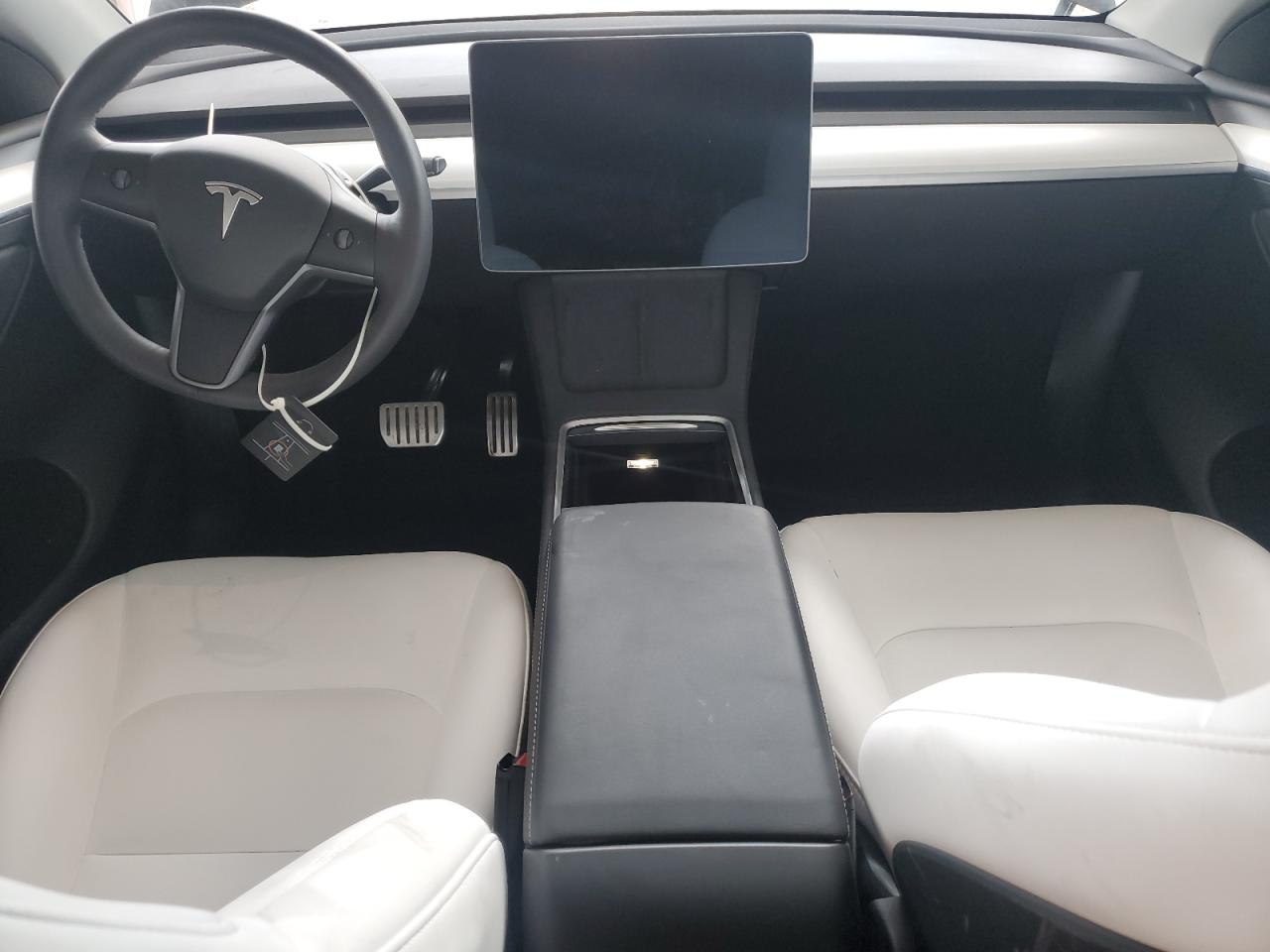 2024 Tesla Model Y VIN: 7SAYGDEF6RF048994 Lot: 85207085