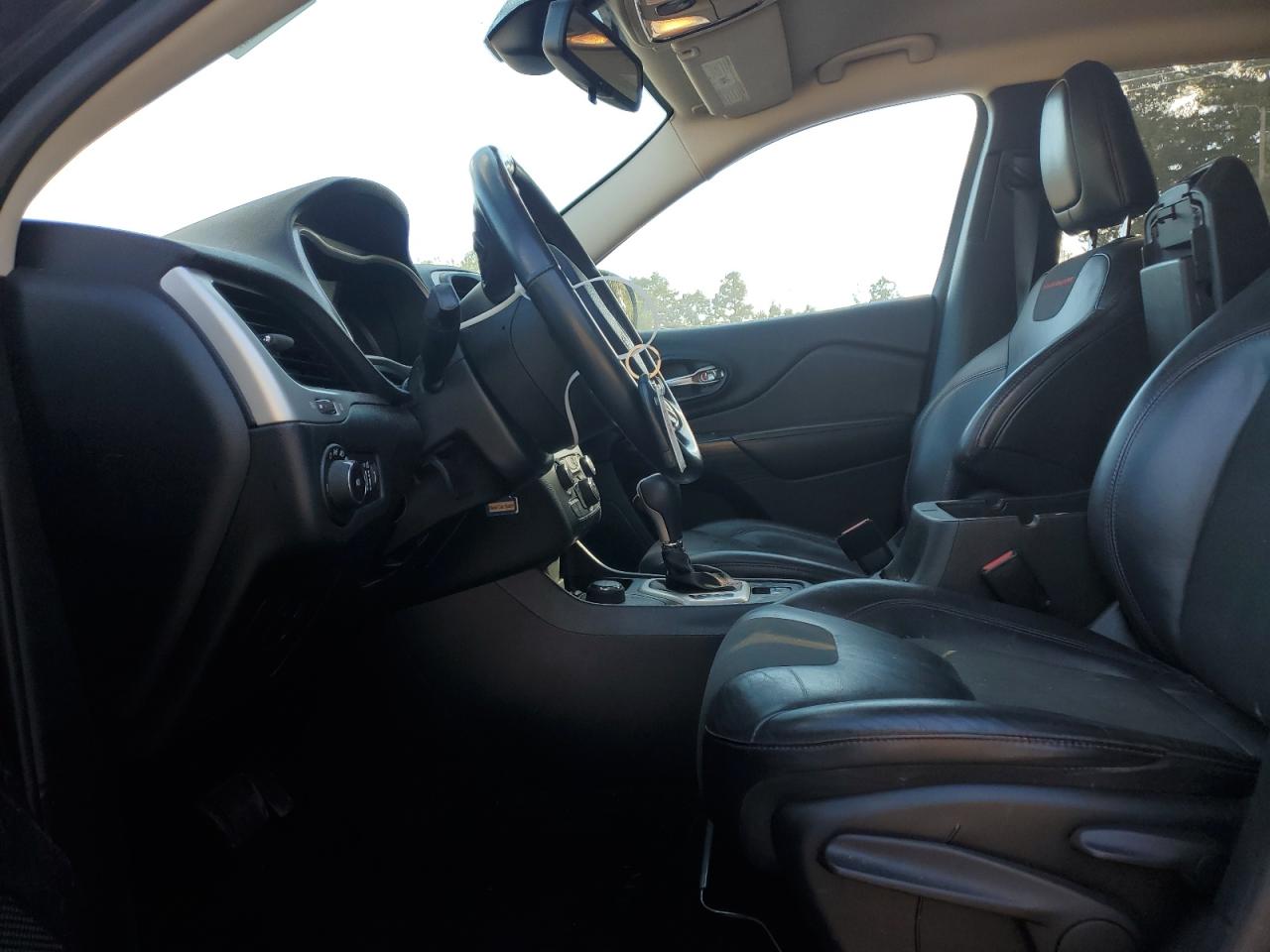 2015 Jeep Cherokee Trailhawk VIN: 1C4PJMBS3FW786724 Lot: 85339175