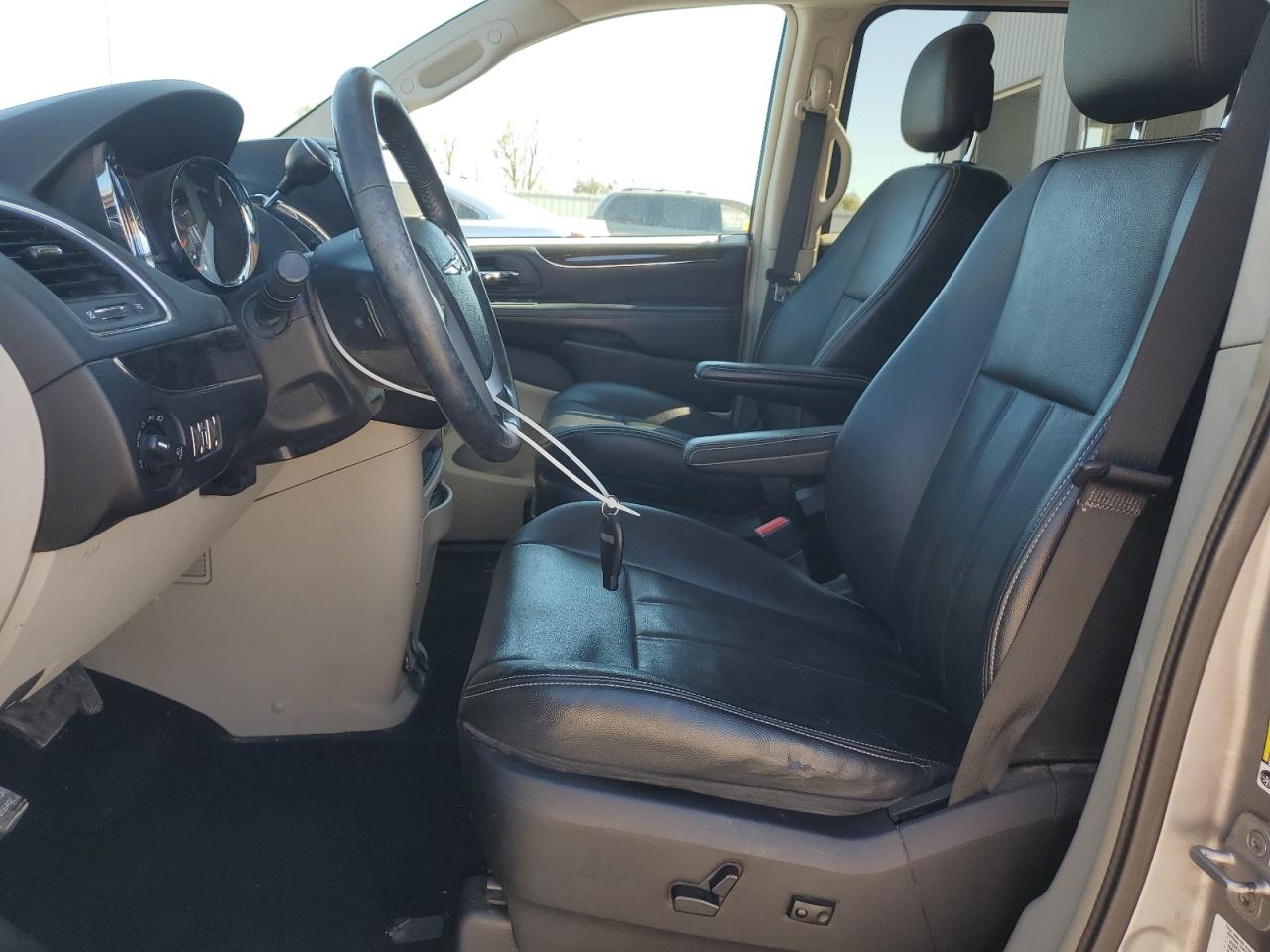 2013 Chrysler Town & Country Touring VIN: 2C4RC1BG5DR682979 Lot: 85520695