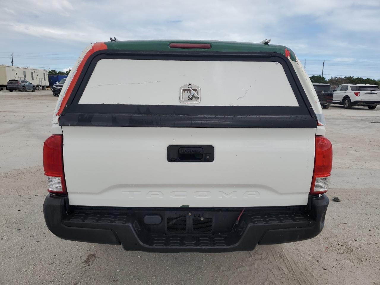 2017 Toyota Tacoma Access Cab VIN: 5TFRX5GN7HX087898 Lot: 84563675