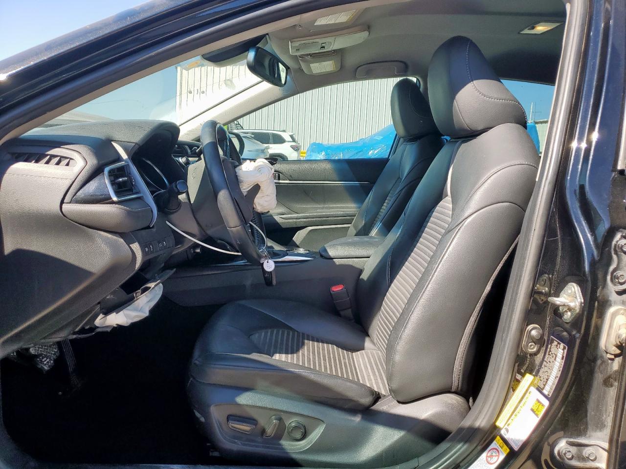 2018 Toyota Camry L VIN: 4T1B11HK1JU575067 Lot: 86090145