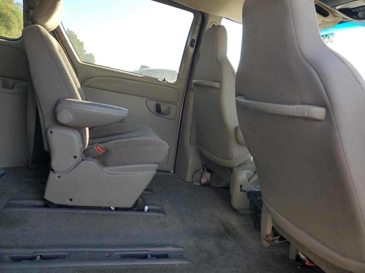 2003 Chrysler Town & Country Lx VIN: 2C4GP443X3R115043 Lot: 85832435