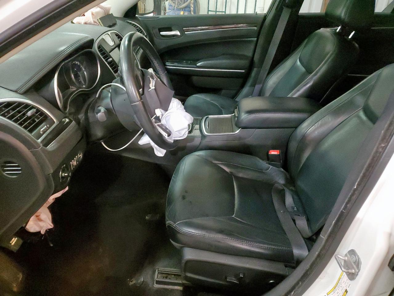 2016 Chrysler 300 Limited VIN: 2C3CCAAG1GH252940 Lot: 82216665