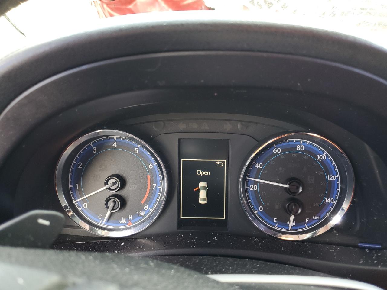 2018 Toyota Corolla L VIN: 5YFBURHE7JP802005 Lot: 82254255