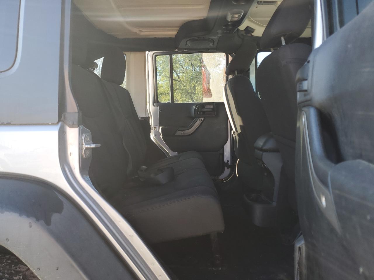 2014 Jeep Wrangler Unlimited Sport VIN: 1C4BJWDG3EL120641 Lot: 86895805