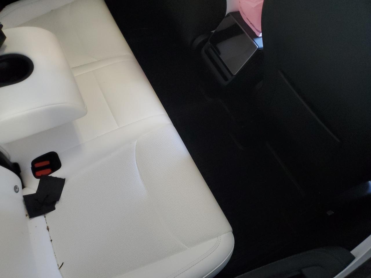 2026 Tesla Model Y VIN: 7SAYGDEEXTA496800 Lot: 82509775