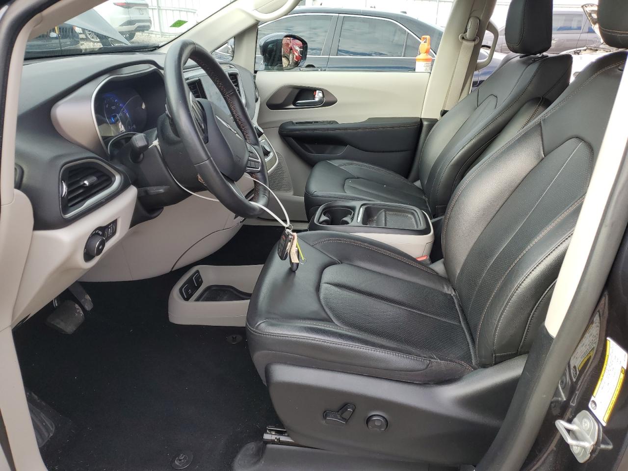 2020 Chrysler Pacifica Touring L VIN: 2C4RC1BG8LR210984 Lot: 82512725