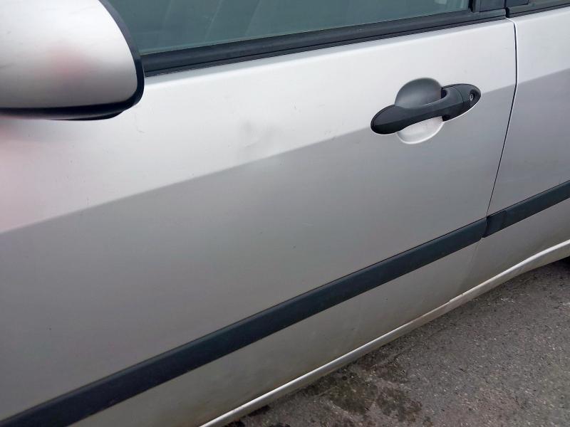 2003 FORD FOCUS LX 