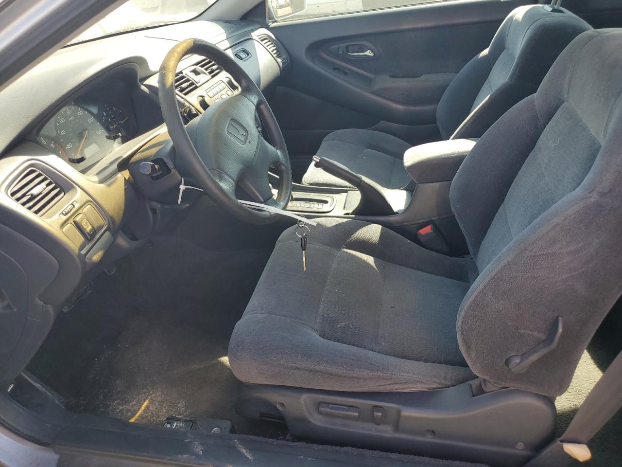 1998 Honda Accord VIN: 1HGCG2246WA003252 Lot: 86152815