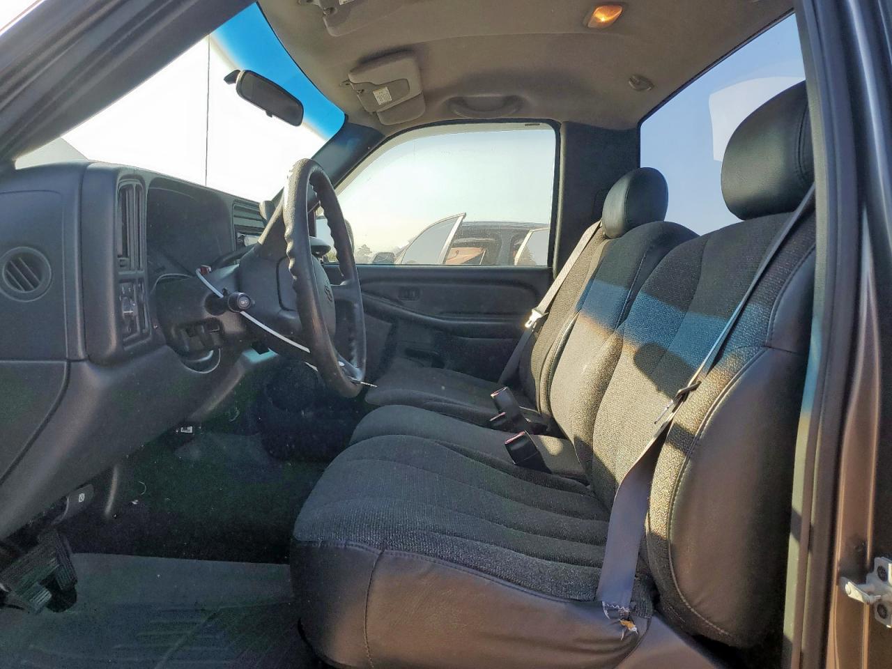 2000 Chevrolet Silverado C1500 VIN: 1GCEC14W7YZ248027 Lot: 86279795