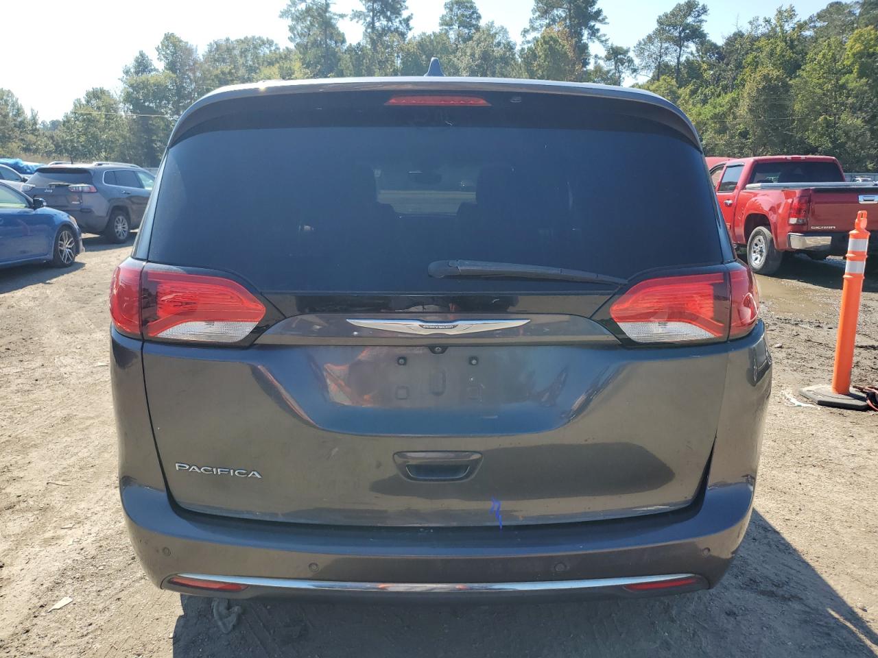 2017 Chrysler Pacifica Touring L VIN: 2C4RC1BG0HR569687 Lot: 85859255