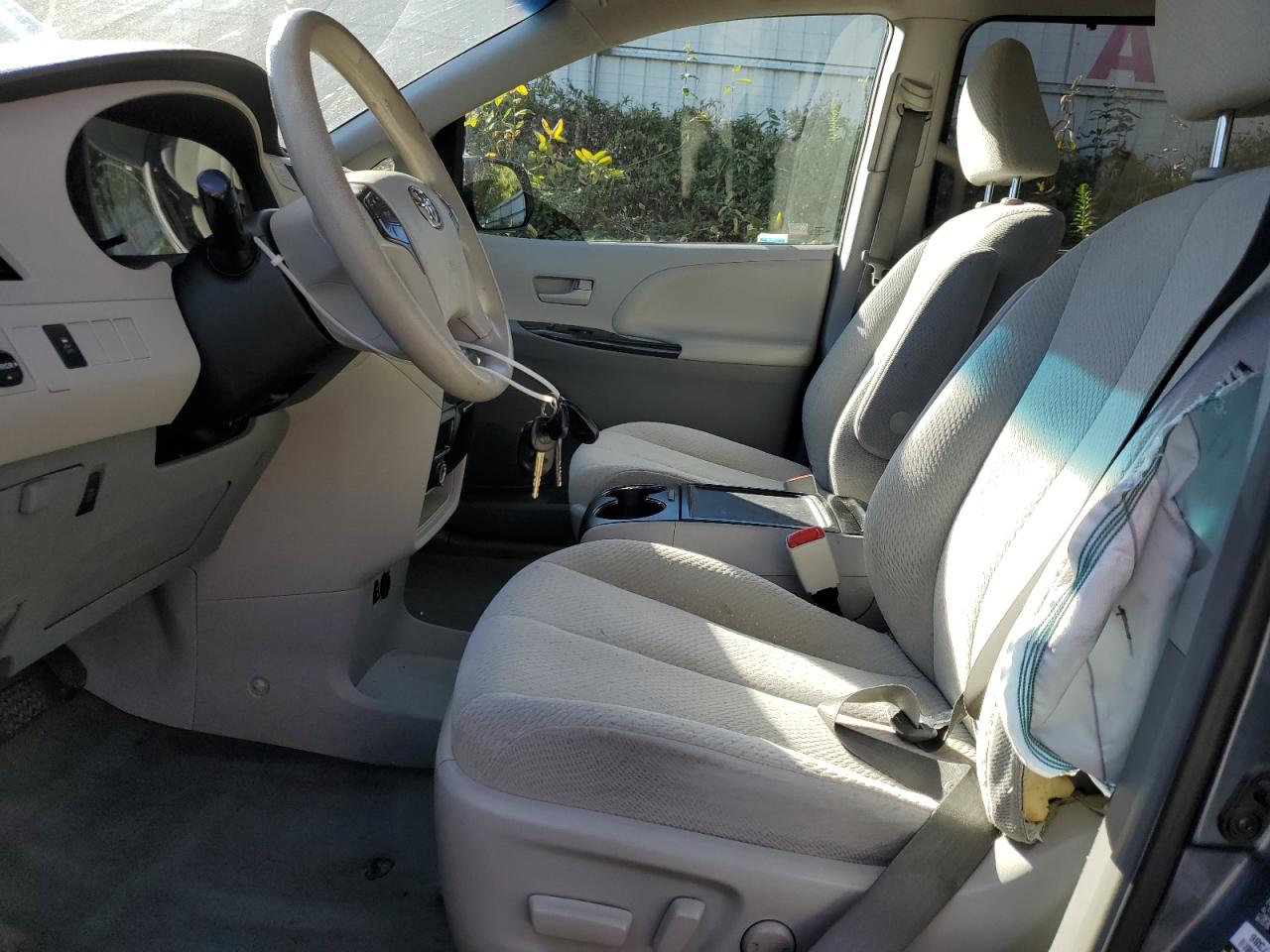 2014 Toyota Sienna Le VIN: 5TDKK3DC8ES481743 Lot: 82338655