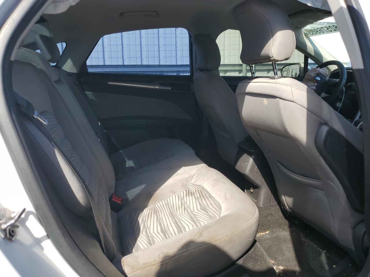 2016 Ford Fusion S VIN: 3FA6P0G74GR134230 Lot: 82576955