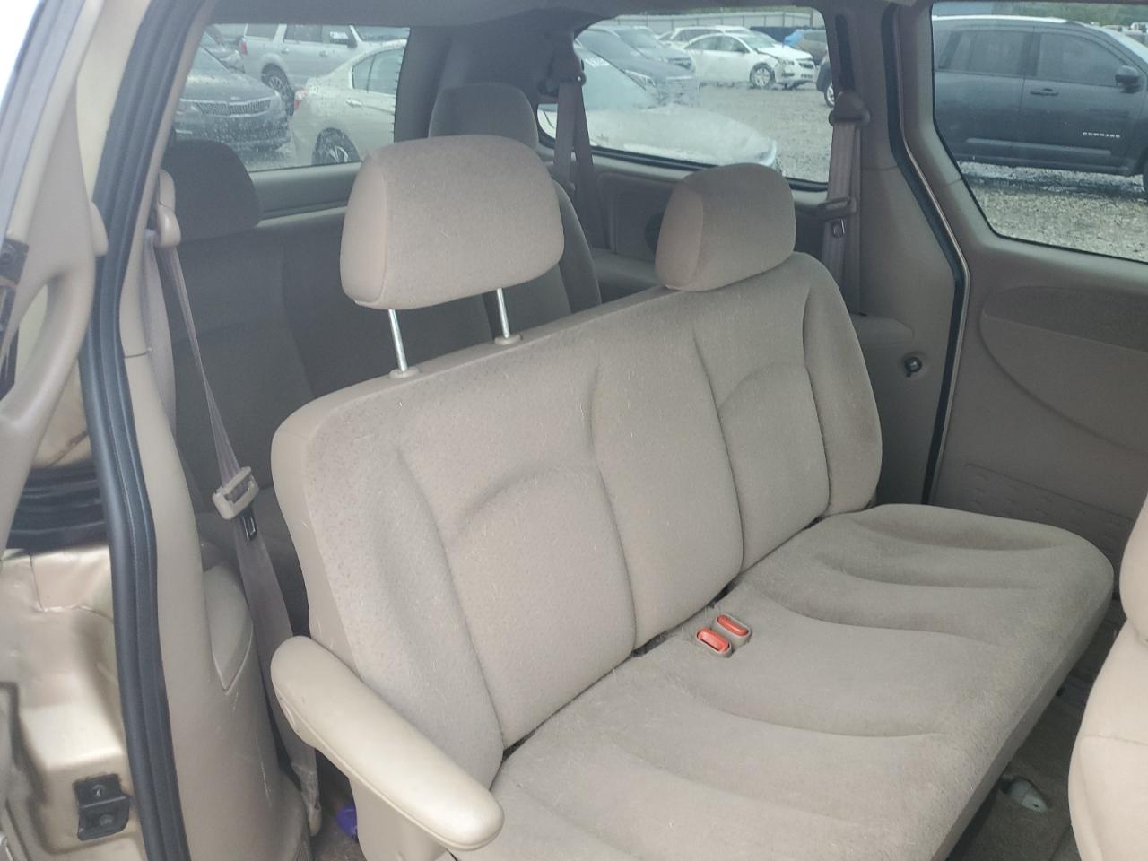 2001 Chrysler Town & Country Lx VIN: 2C4GP44381R279856 Lot: 81527345