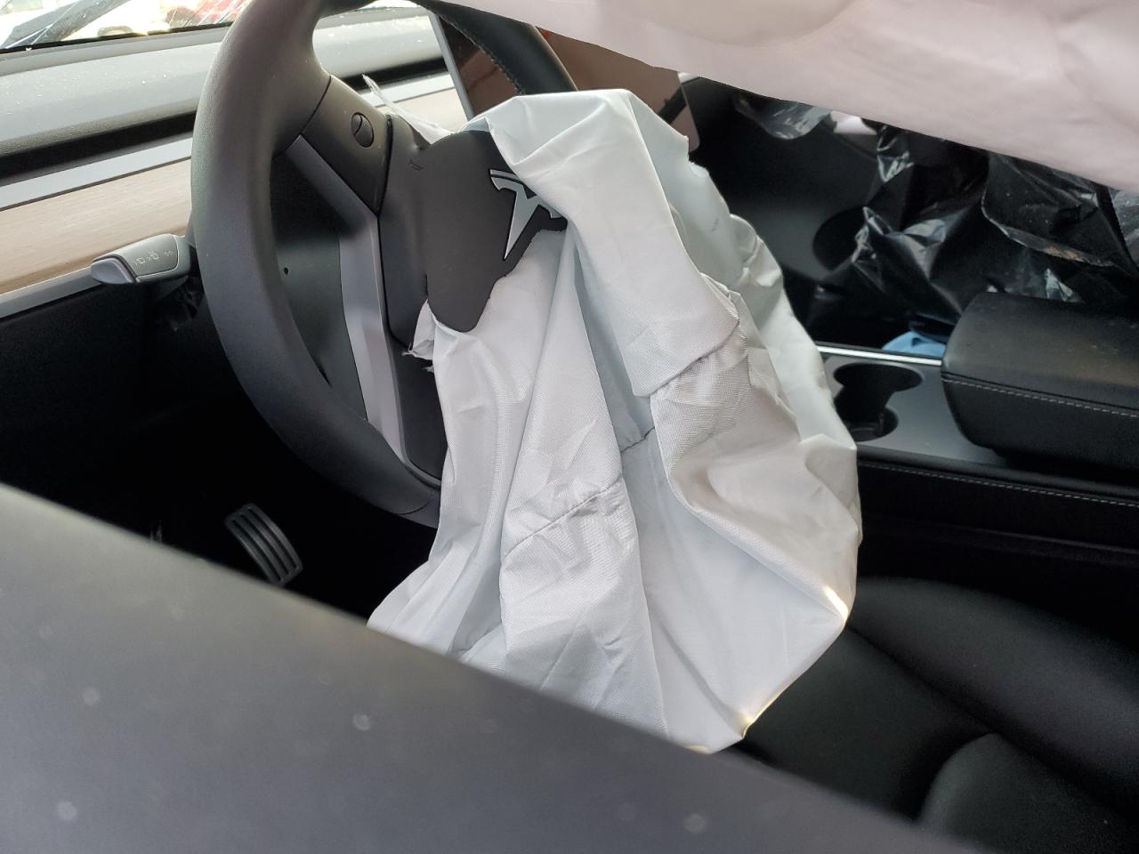 2025 Tesla Model Y VIN: 7SAYGDEFXSF307038 Lot: 87126665