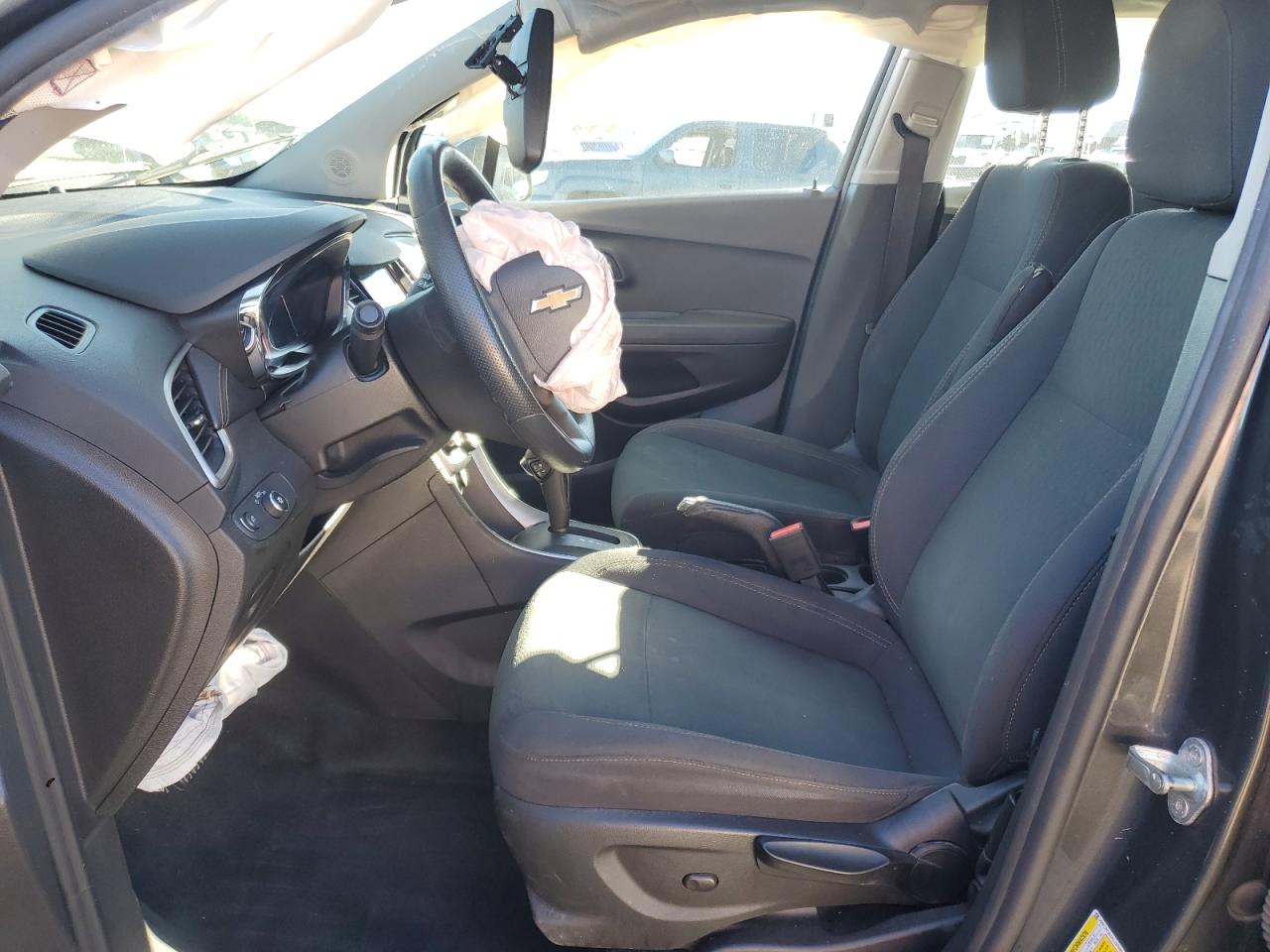 2019 Chevrolet Trax Ls VIN: 3GNCJNSB1KL157880 Lot: 85135405