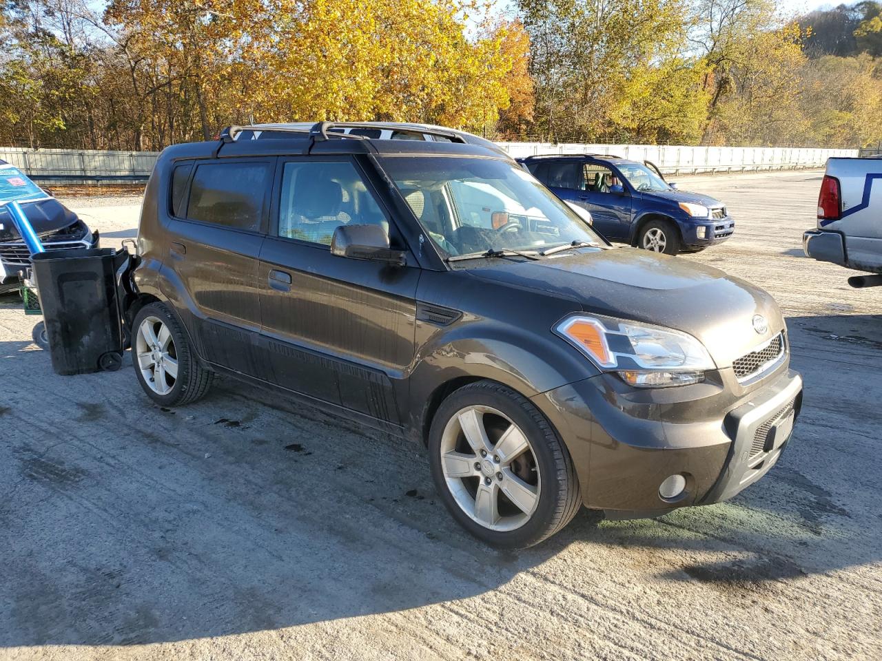 KNDJT2A21A7049661 2010 Kia Soul + 2010 Kia Soul + VIN: KNDJT2A21A7049661 Lot: 82690475