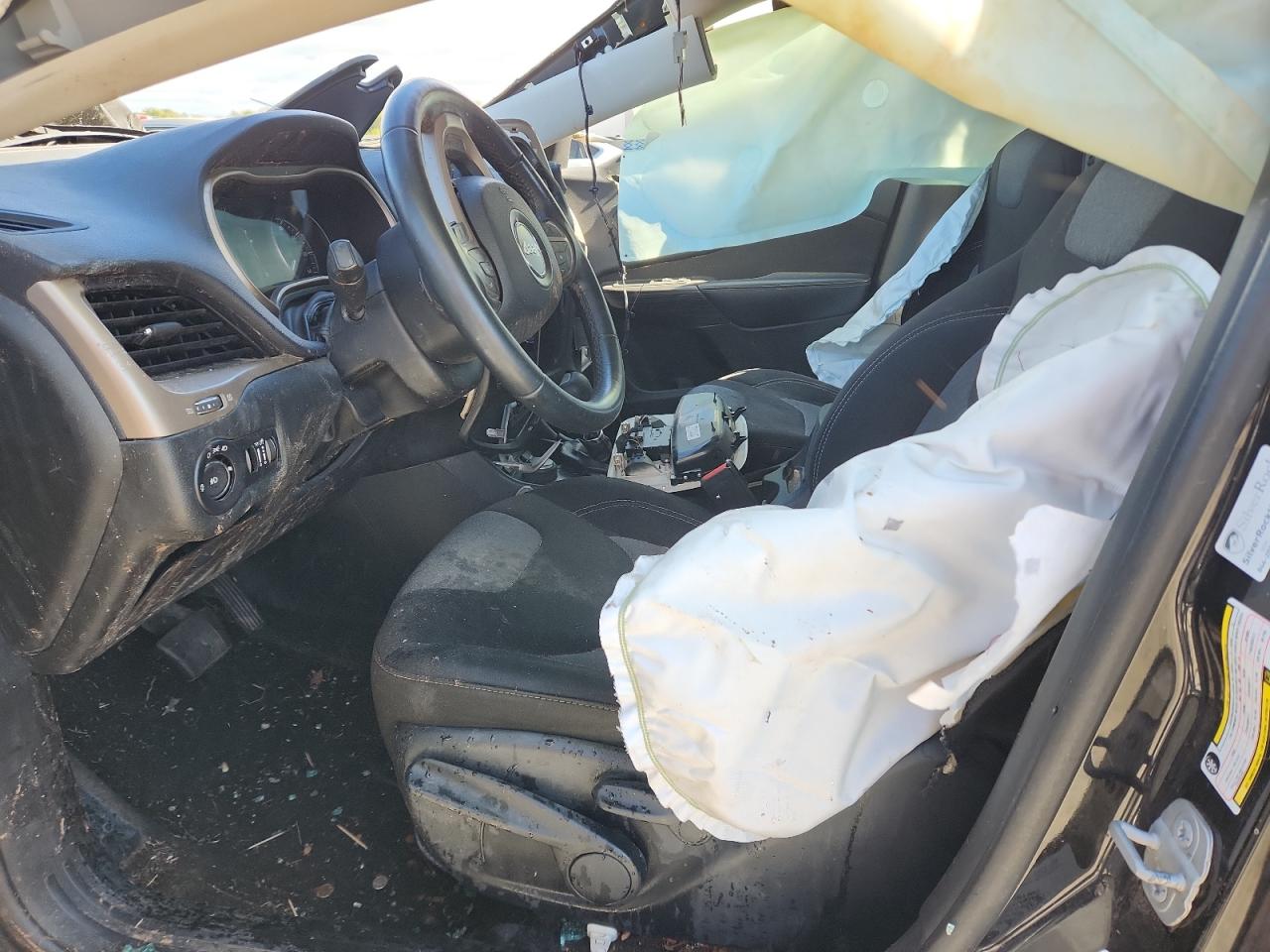 2014 Jeep Cherokee Latitude VIN: 1C4PJMCS2EW272795 Lot: 90243275