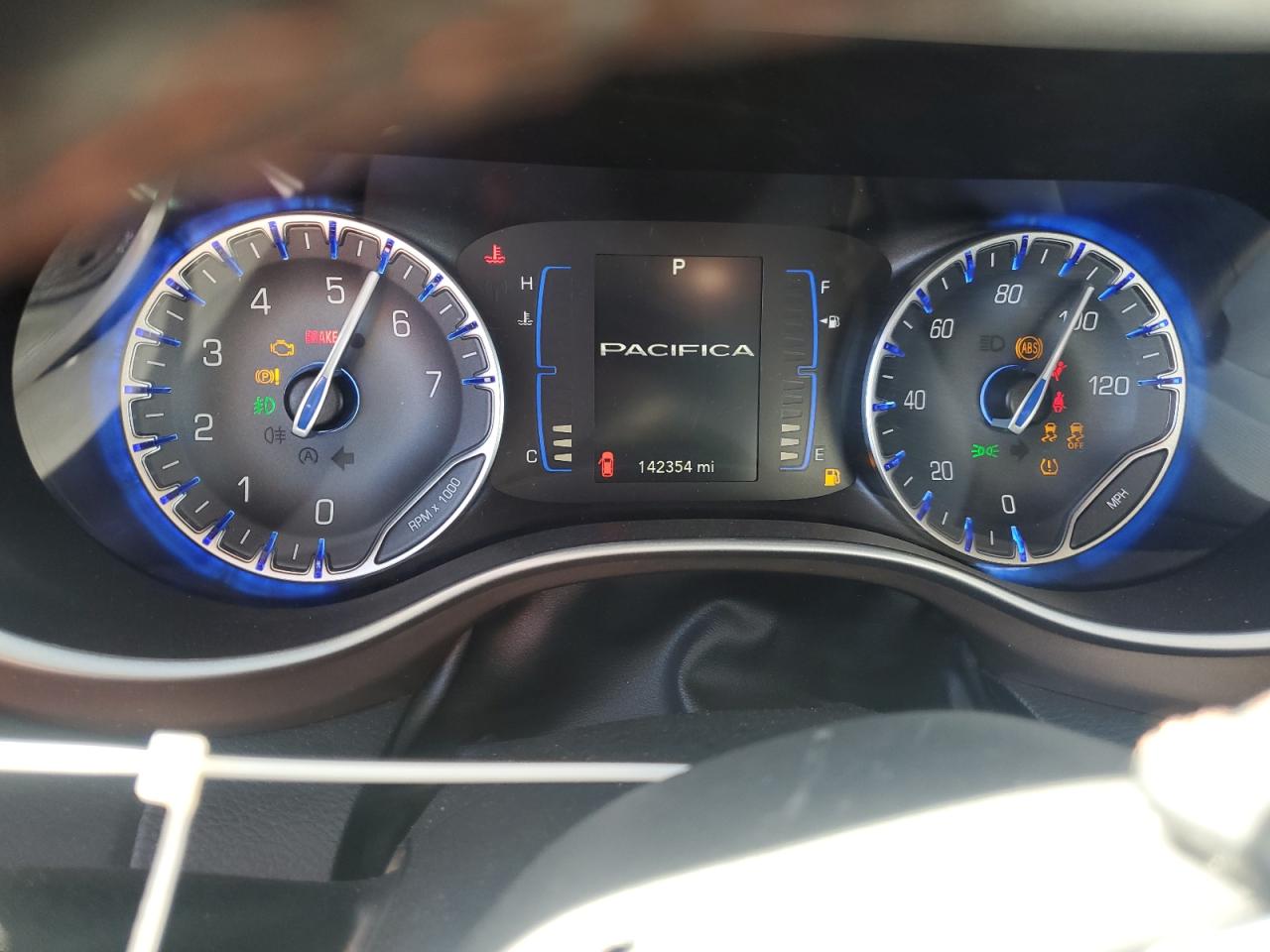 2018 Chrysler Pacifica Touring L VIN: 2C4RC1BG3JR120042 Lot: 82765125