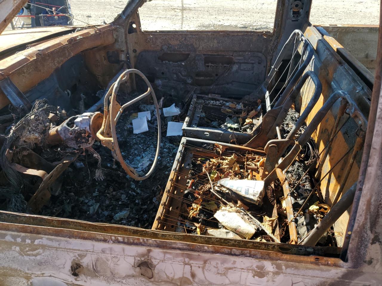 1995 Chevrolet Gmt-400 K2500 VIN: 1GCFK24K5SZ228635 Lot: 82758675