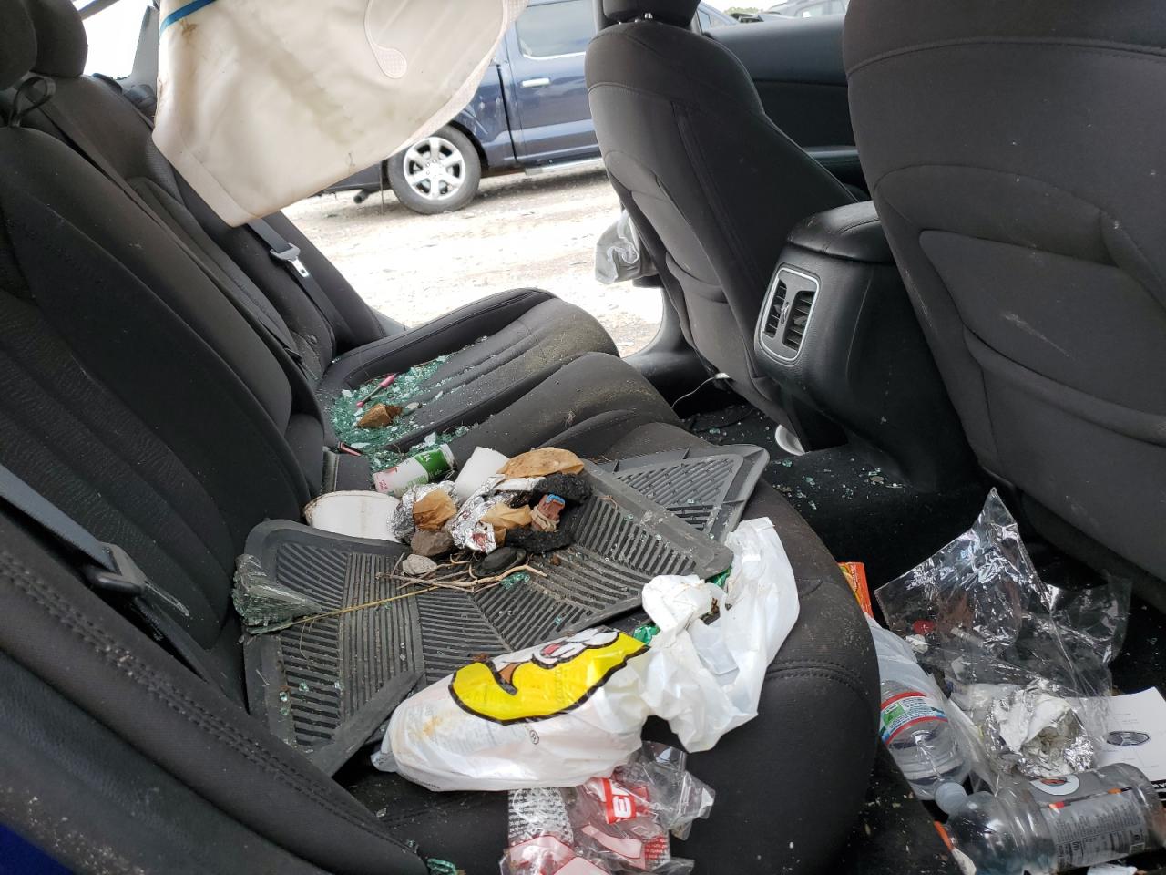 2015 Chrysler 200 Limited VIN: 1C3CCCAB0FN686286 Lot: 82331075