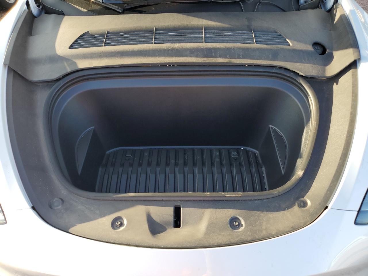 2024 Tesla Model Y VIN: 7SAYGDEF8RF050312 Lot: 84972955