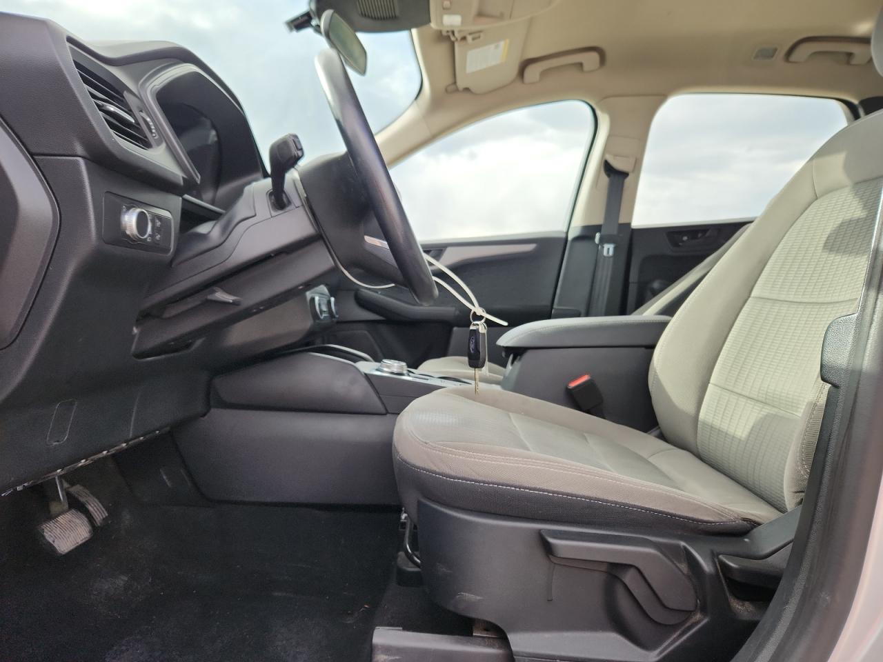 2020 Ford Escape S VIN: 1FMCU0F62LUB43702 Lot: 81571295