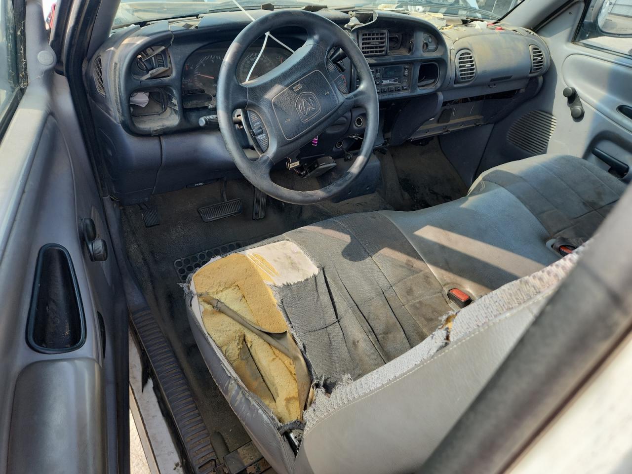 2001 Dodge Ram 2500 VIN: 3B7KC26Z71M560579 Lot: 83755665