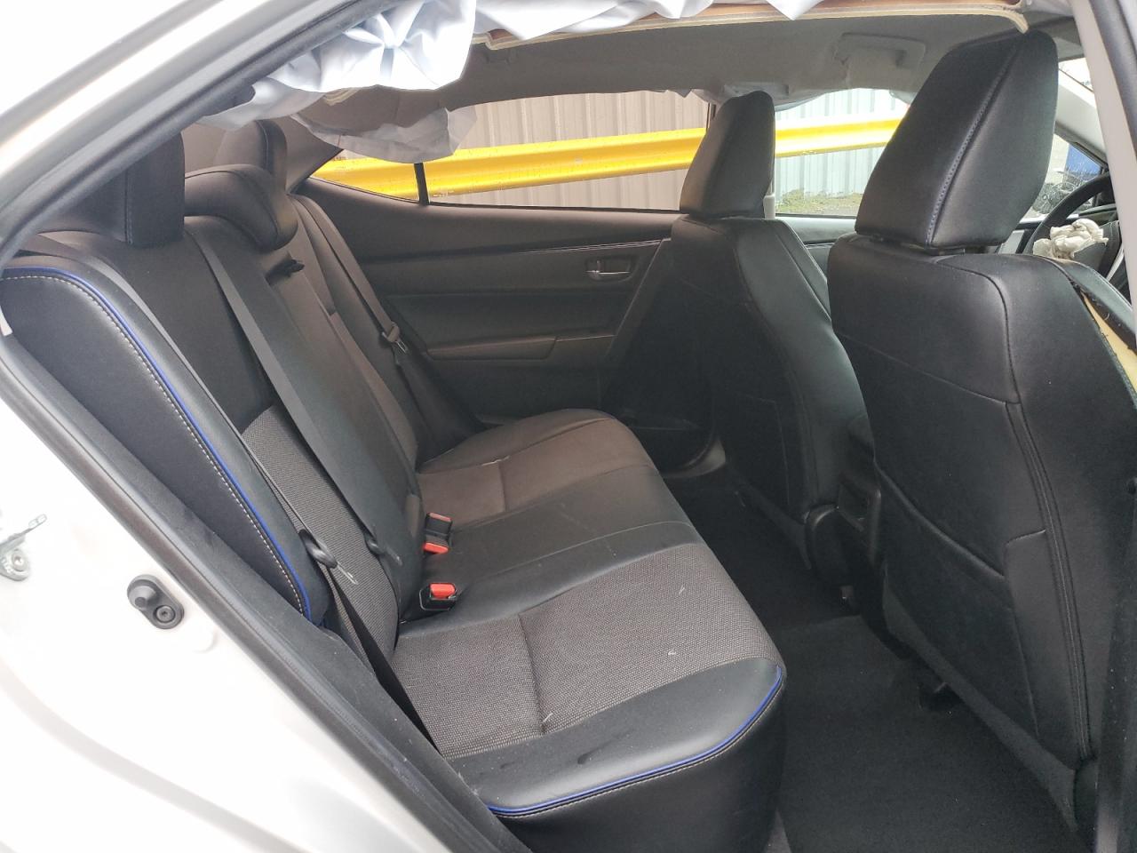 2018 Toyota Corolla L VIN: 5YFBURHE1JP796279 Lot: 82394185