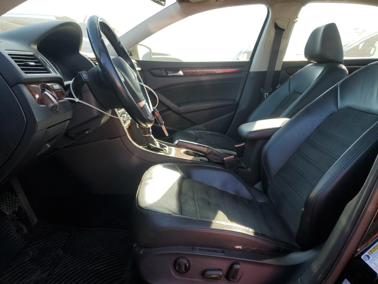 2013 Volkswagen Passat Sel VIN: 1VWCM7A33DC069057 Lot: 85385315