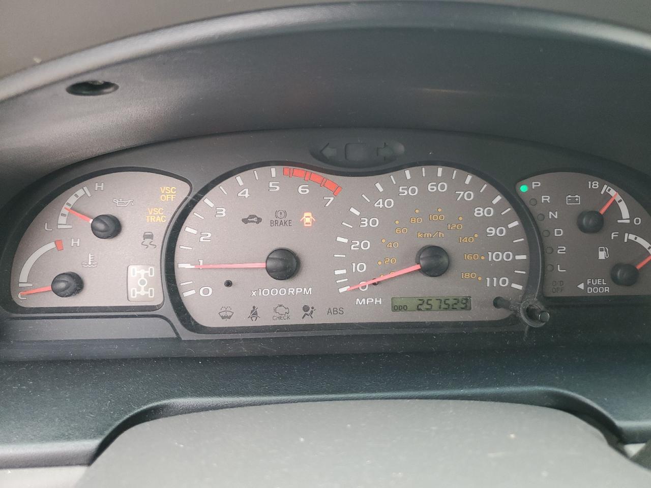 2001 Toyota Sequoia Limited VIN: 5TDBT48A21S042995 Lot: 82759345