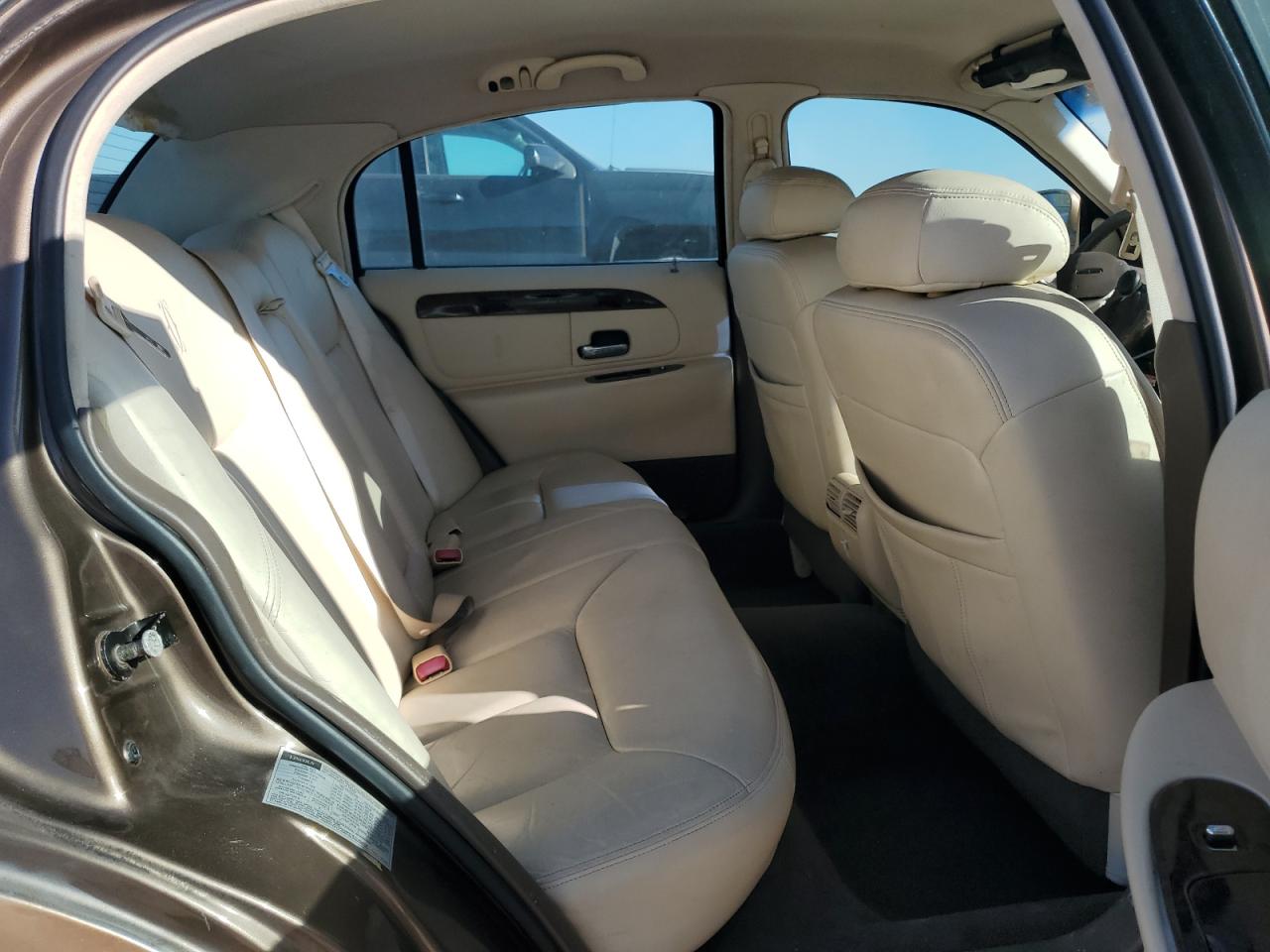 1998 Lincoln Town Car Cartier VIN: 1LNFM83W2WY619184 Lot: 87254435