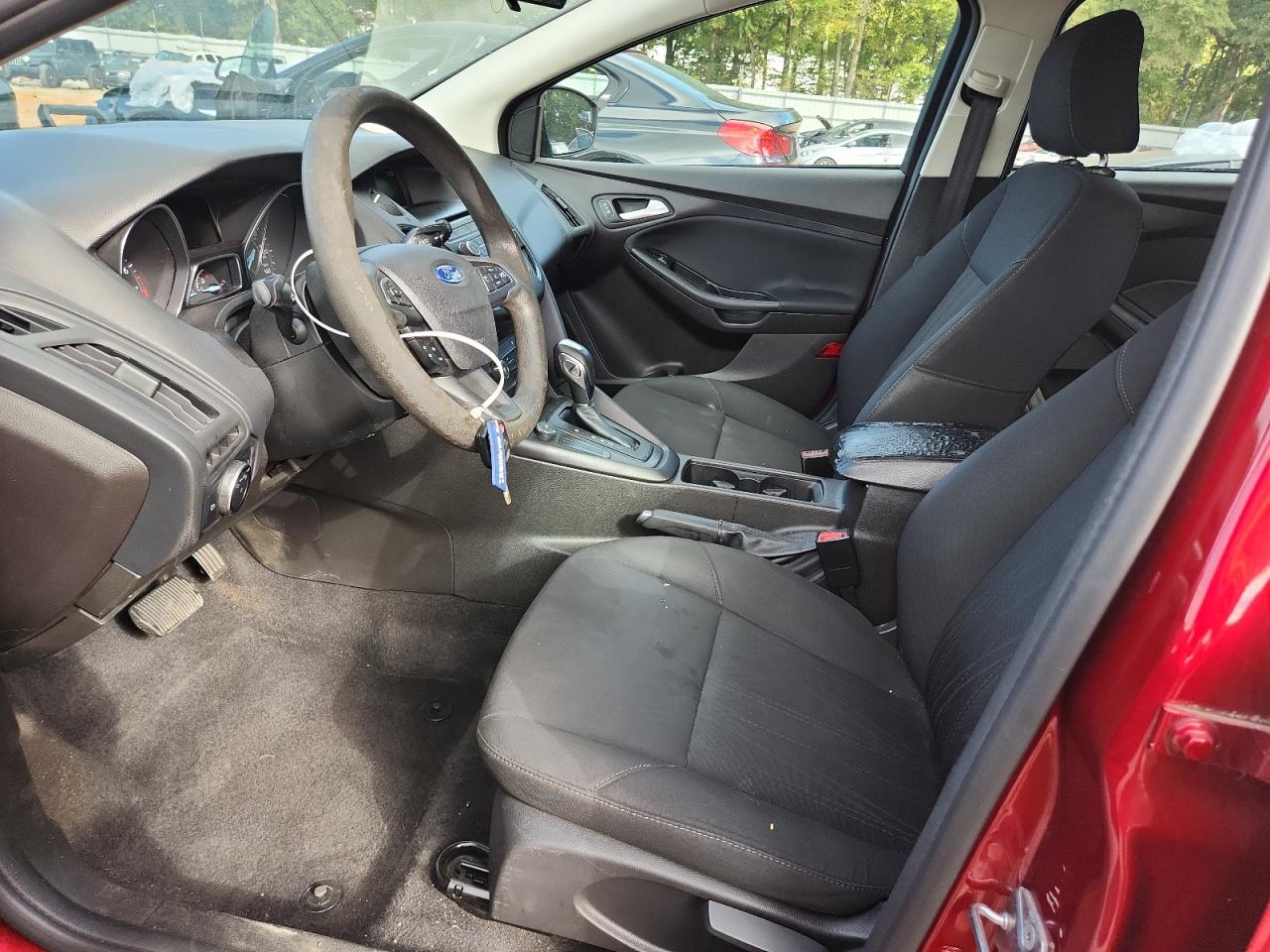 2016 Ford Focus Se VIN: 1FADP3K23GL355501 Lot: 82262275