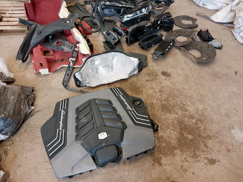 2022 LAMBORGHINI URUS