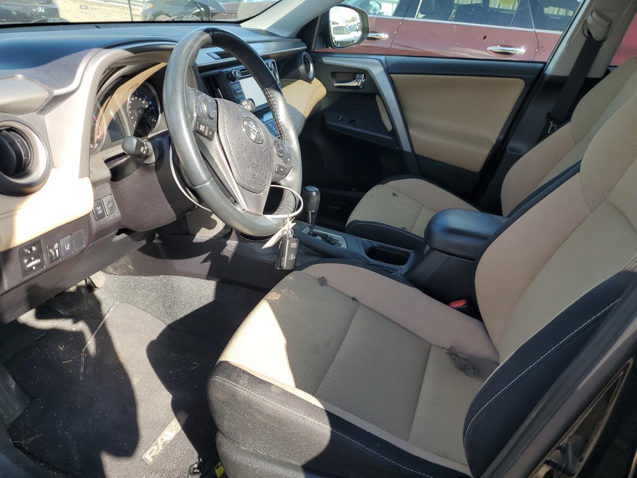 2017 Toyota Rav4 Xle VIN: 2T3RFREV2HW671689 Lot: 86218055