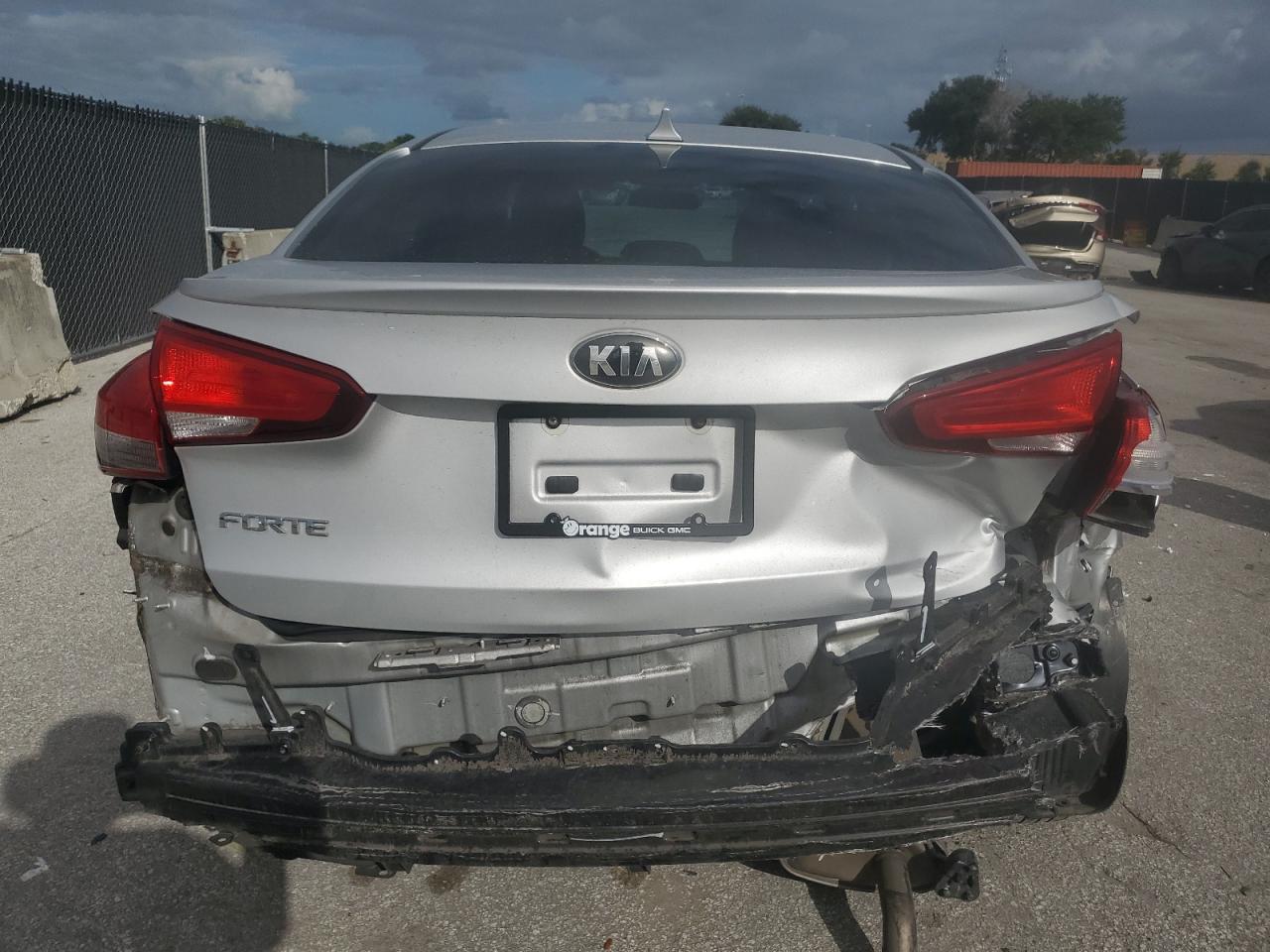 2018 Kia Forte Lx VIN: 3KPFK4A77JE247175 Lot: 85669825