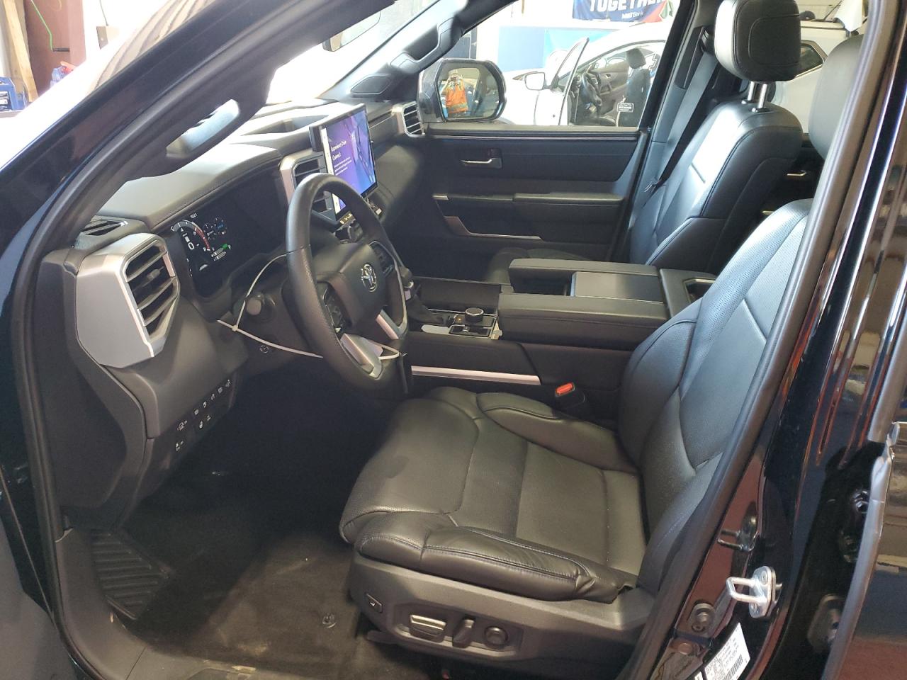 2024 Toyota Sequoia Sr5 VIN: 7SVAAABA9RX042500 Lot: 82006005