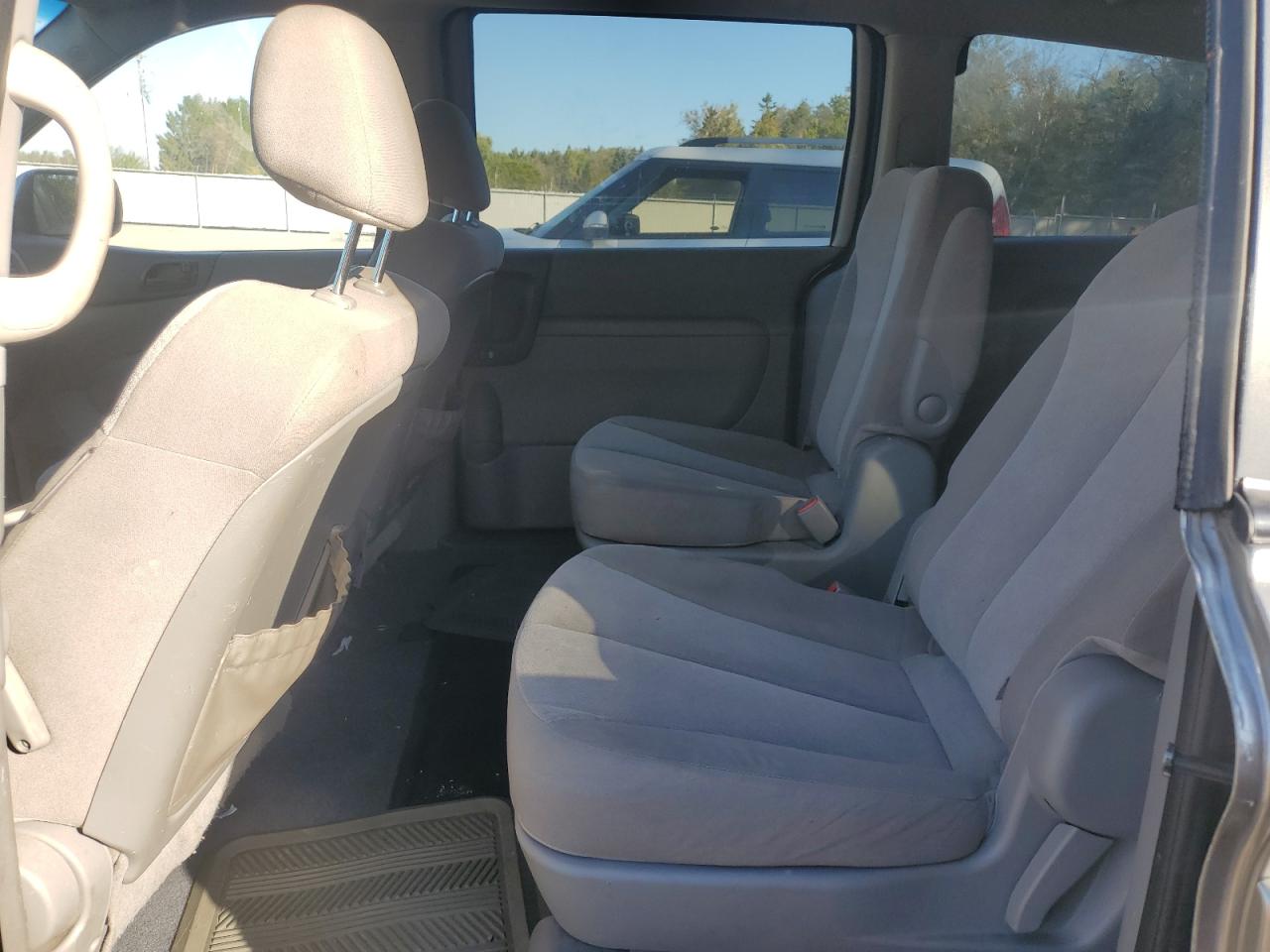 2011 Kia Sedona Lx VIN: KNDMG4C77B6404006 Lot: 84786095