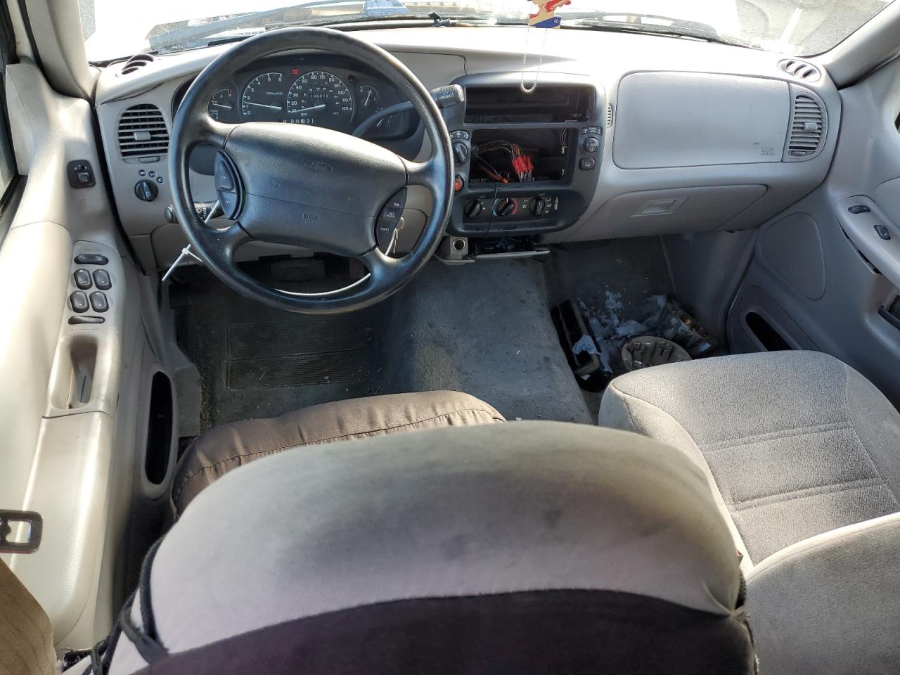 2000 Ford Explorer Xls VIN: 1FMZU72X3YZB56809 Lot: 84072995